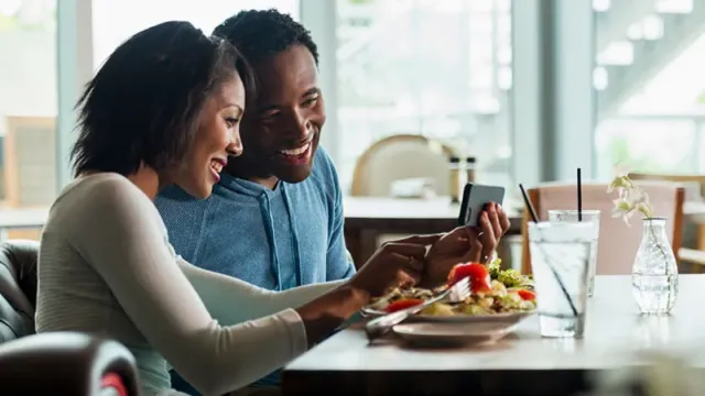 couple in a restaurant